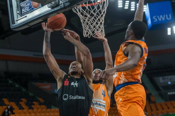 现代足球不 现代足球不