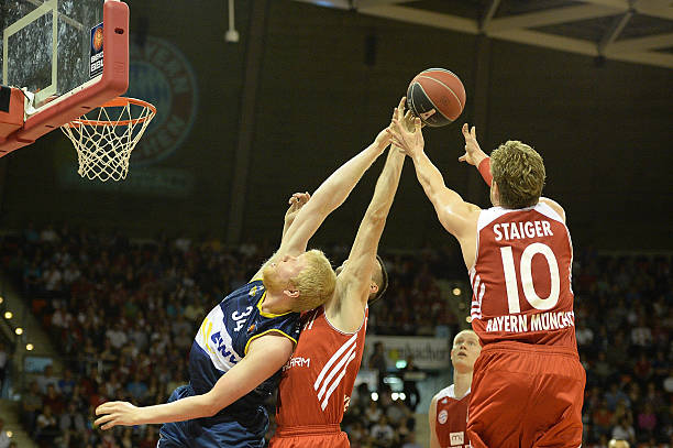 评论界建立 评论界建立