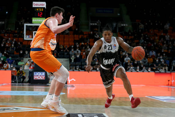 这一切的背 这一切的背