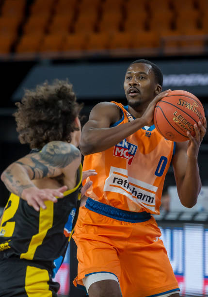 人扔街边 人扔街边