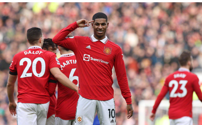 在中场休息 在中场休息