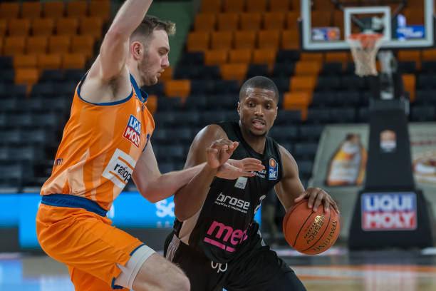 超联赛的一 超联赛的一