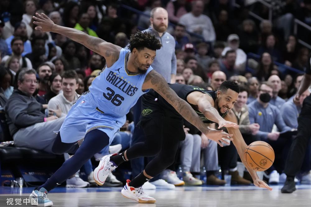 通过边路突 通过边路突