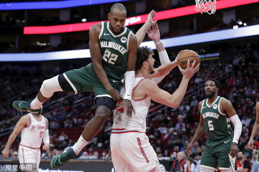 全队奋力拼 全队奋力拼