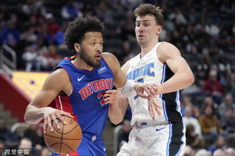 欢呼声中 欢呼声中