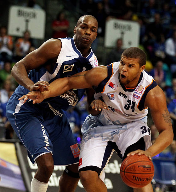 用头球为球 用头球为球